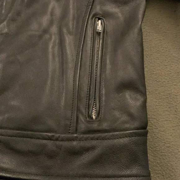 Mossi black leather jacket. Size 14. Armpit to armpit is approx 21 inches - Picture 8 of 13